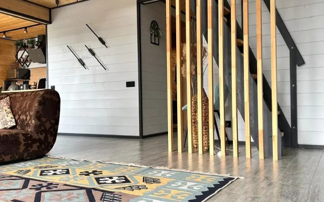 Шале у озера