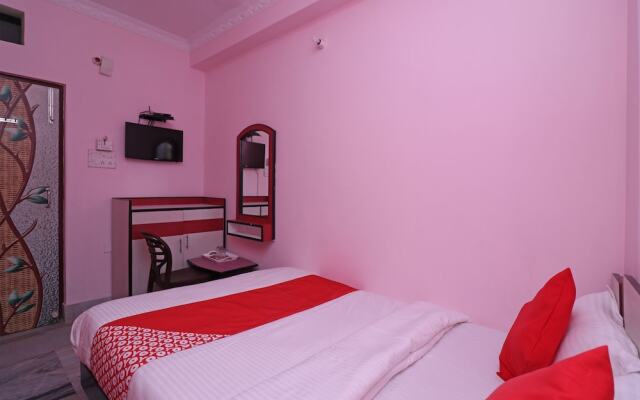 OYO 30975 Karunamoyee Guest House