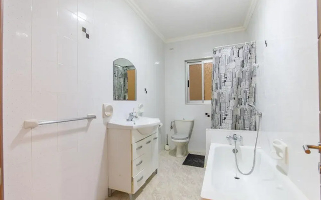 Merill Pool and Sea Charming Apart 4
