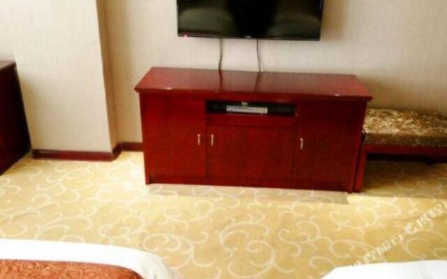 Kuqa Xinyu Hotel (Guiz Plaza)