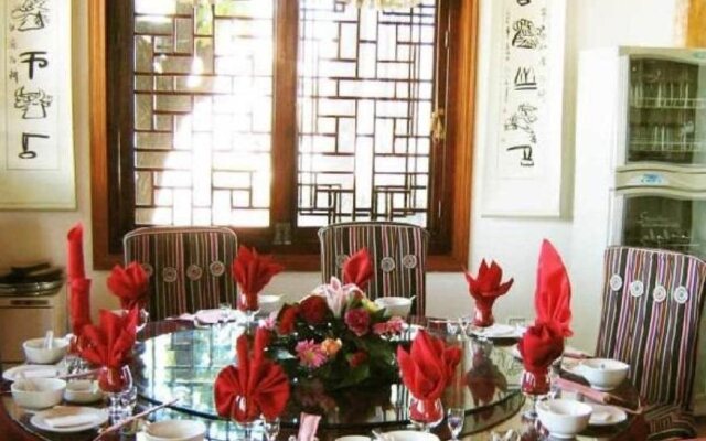 Lijiang Old Town Castle Hotel