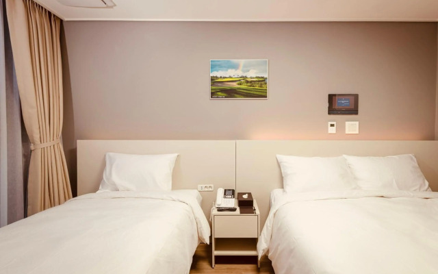 Sollago Myeongdong Hotel & Residence