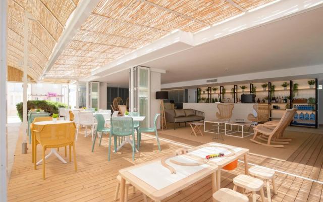 Cabot Hobby Club Apartments