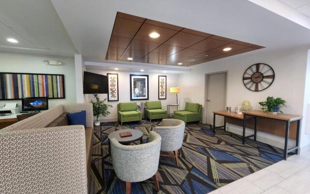 Holiday Inn Express Hotel & Suites Rochester by IHG