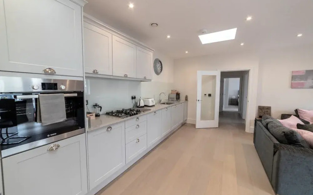 Reading Green Park Village Serviced Apt