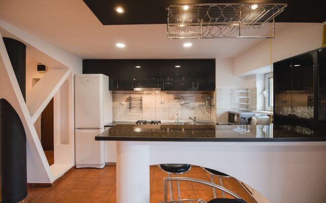Nicopole Apartment