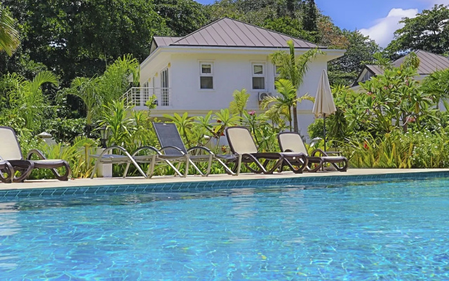 Les Jolies Eaux Villa - Chateau Elysium