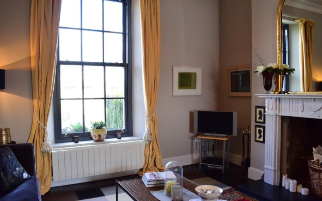2 Bedroom Townhouse In Dublin City Centre