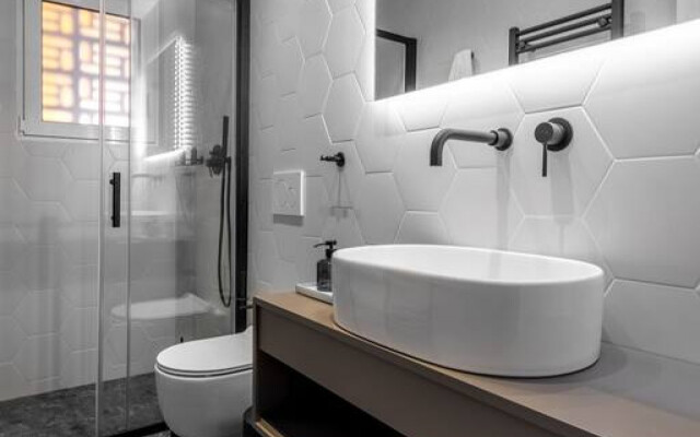 2A · The Beehive Apartment 2A