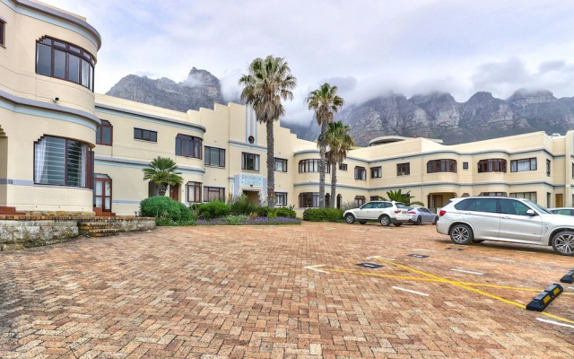 Studio in Camps Bay - 40m From Beach