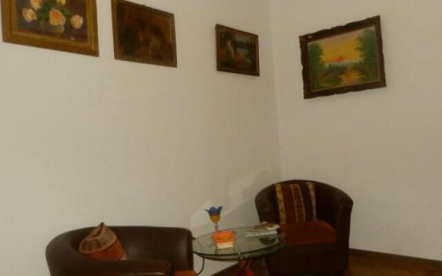 4 Rooms Piata Sfatului