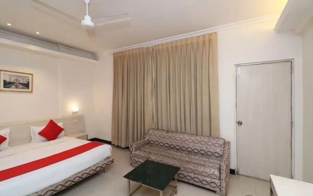 Grand Hotel by OYO Rooms