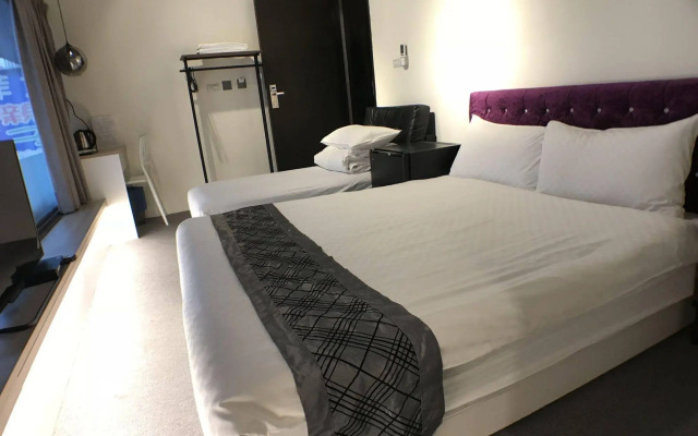 Royal Hotel