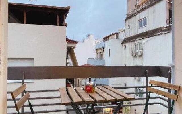 Vanilla - HappyHostGr - Downtown Apartment