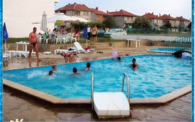 Hotel Familiya Club