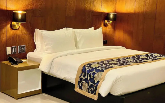 Hevea Hotel & Resort