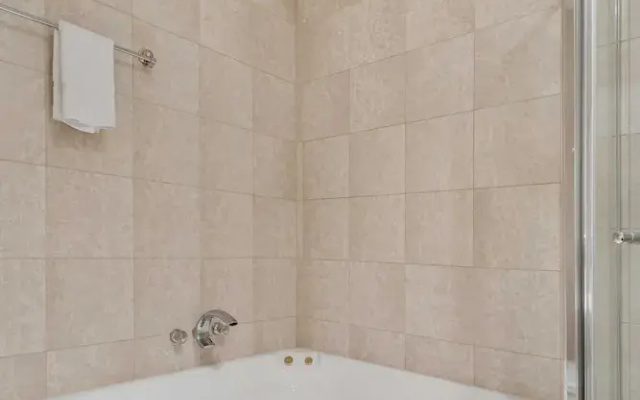 Spacious 3-bed Apartment by the MCG