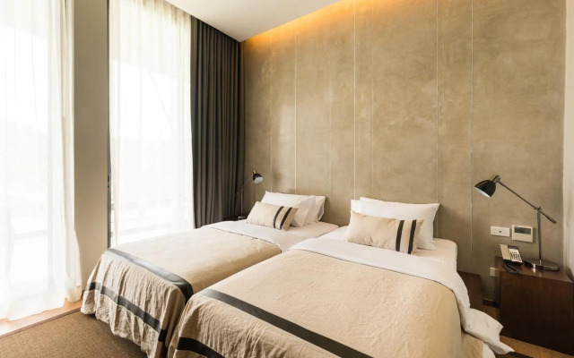 Atta Lakeside Resort Suite