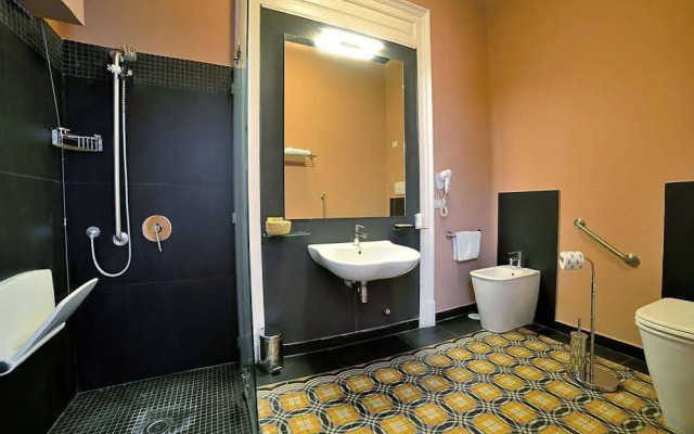 SpaccaNapoli Comfort Suites