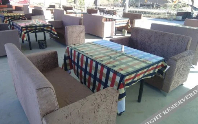 Shapotou Yanran Hostel