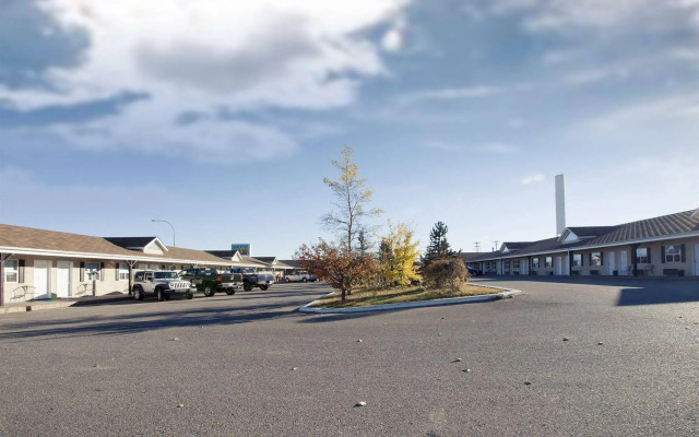 Bow River Inn
