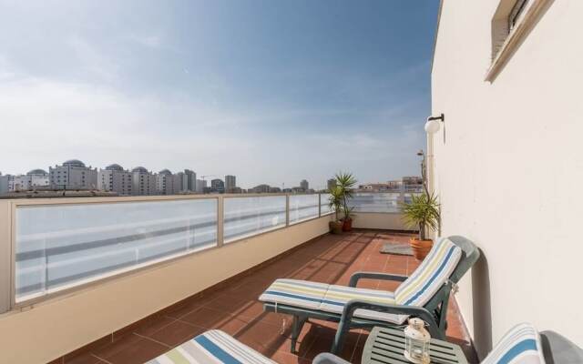 Beautiful 1 Bedroom Apartment With Stunning View