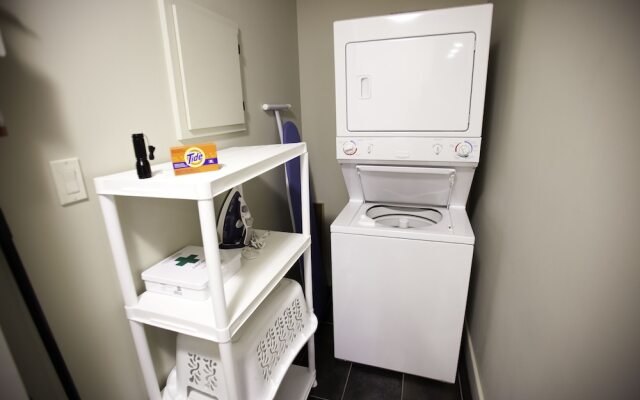 Corporate Suites of Calgary - Eightwelve