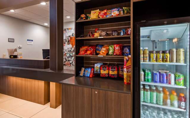 Best Western Plus New Cumberland Inn & Suites