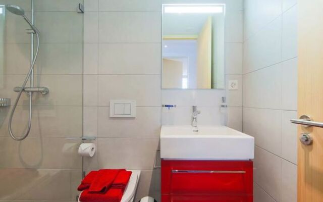 Apartmenthaus Riederhoru A 1. OG Ost