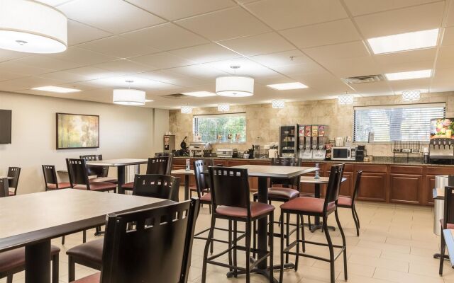 Best Western Plus Sebastian Hotel & Suites