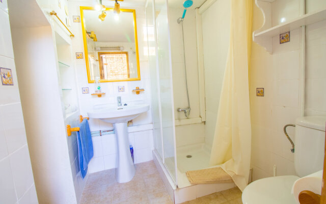 Flat 201M² 4 Bedrooms 3 Bathrooms - Limassol