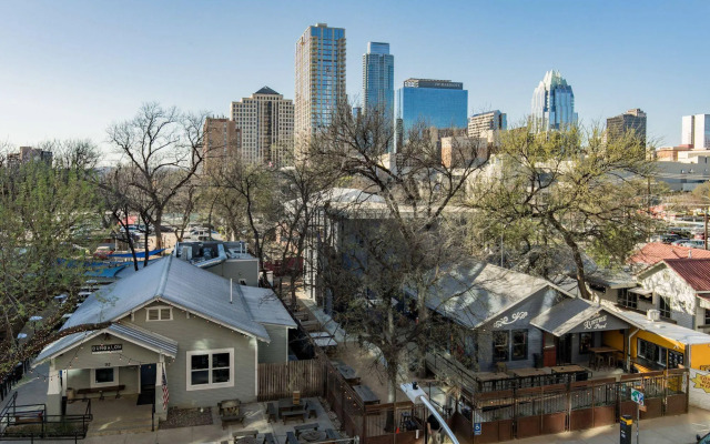 Locale Austin Rainey Street