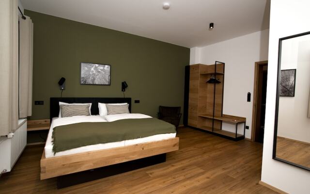 Holzfellas Hotel & Restaurant