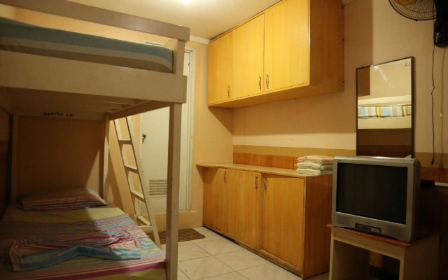 OYO 1048 Jomckayl Apartelle