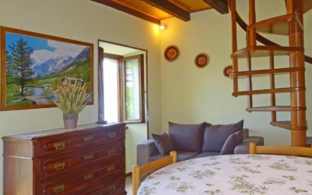 Casa del Borgo Pregasio Garden and view by Gardadomusmea