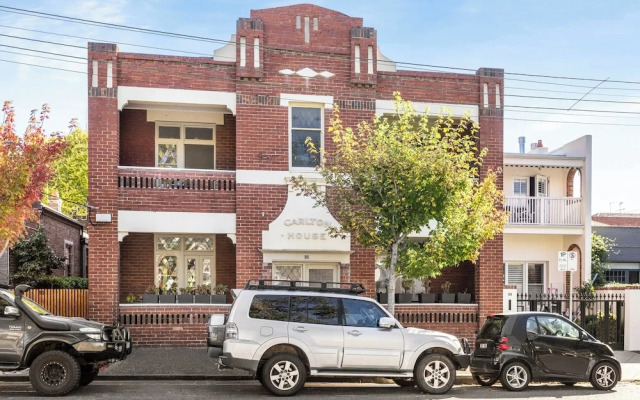 Simpson Street Apartments by Urban Rest