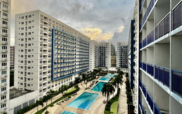 Staycation Sea Residences MOA Jermel