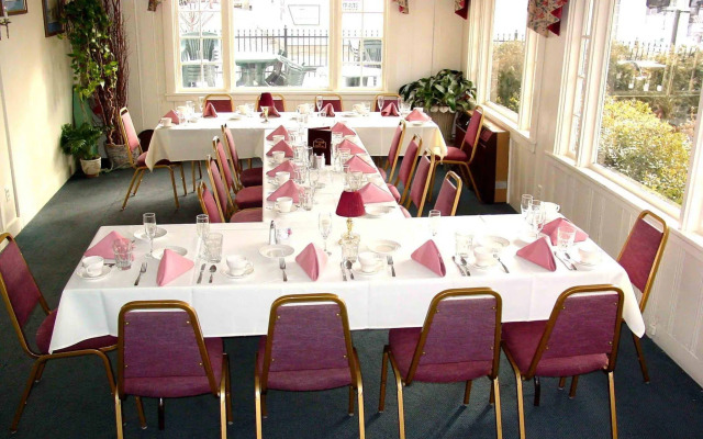 Lamie's Inn and The Old Salt Restaurant