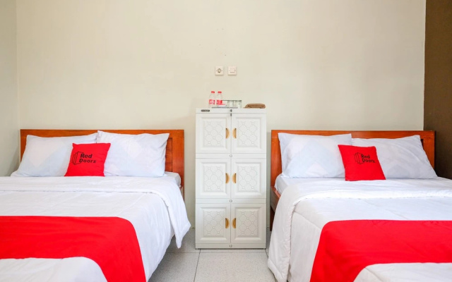 RedDoorz near Wisata Kalianget Wonosobo – Guest Rooms – Wonosobo
