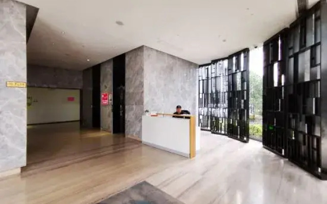 Warmhouse Apartment