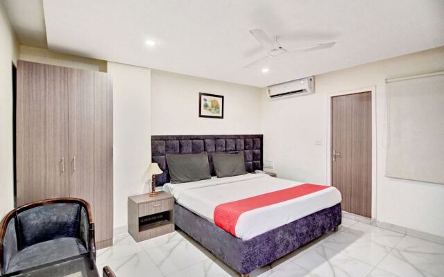 Collection O 30079 Indira Nagar