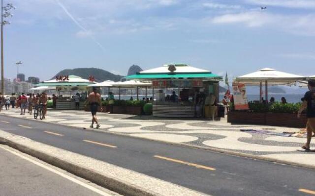 Apartamento Copacabana - Quadra da Praia