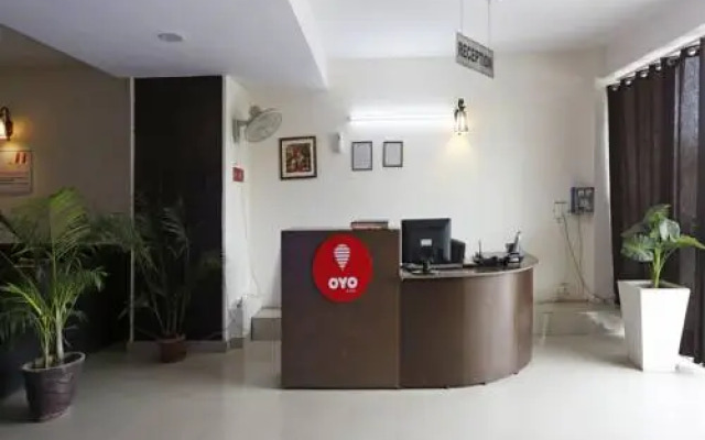 Collection O 3593 Rumaisa Residency