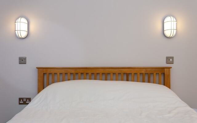 1 Bedroom Converted Warehouse In Stoke Newington