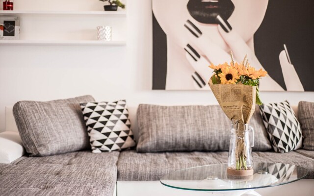 Luxury Penthouse Plaza Residence P1