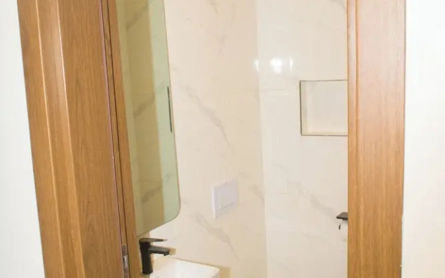 1BD Serenity Dubai Suites