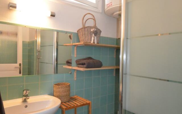 Cosy apartment 4 persons near Train Station Nice Riquier