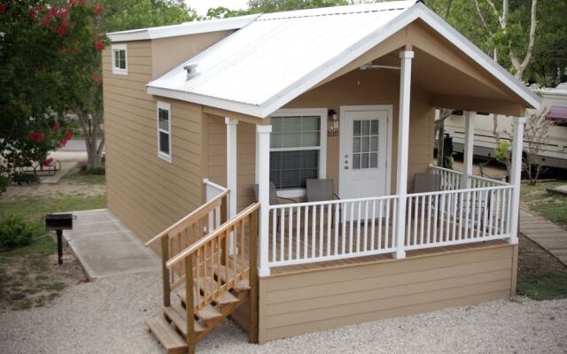 Hill Country Cottage and RV Resort