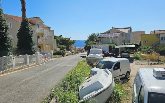 Inviting 1-bed Apartment in Komiža