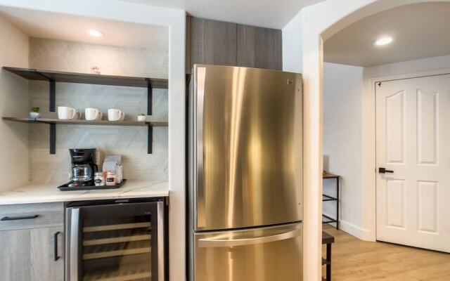 CozySuites at Kierland Commons